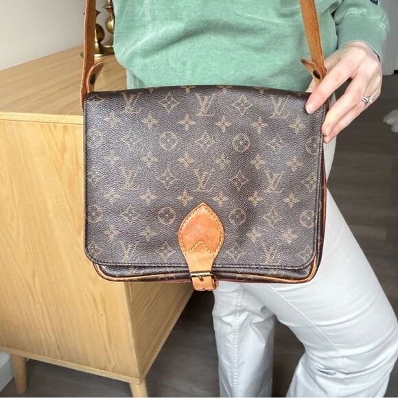✅AUTHENTIC✅LOUIS VUITTON CARTOUCHIERE GM - Picture 3 of 15